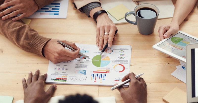 Managing Longer Sales Cycles and Hesitant Decision-Makers in B2B Markets